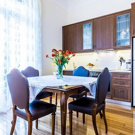 Neoclassical Apartment With 3 Bedrooms In Piraeus Luaran gambar