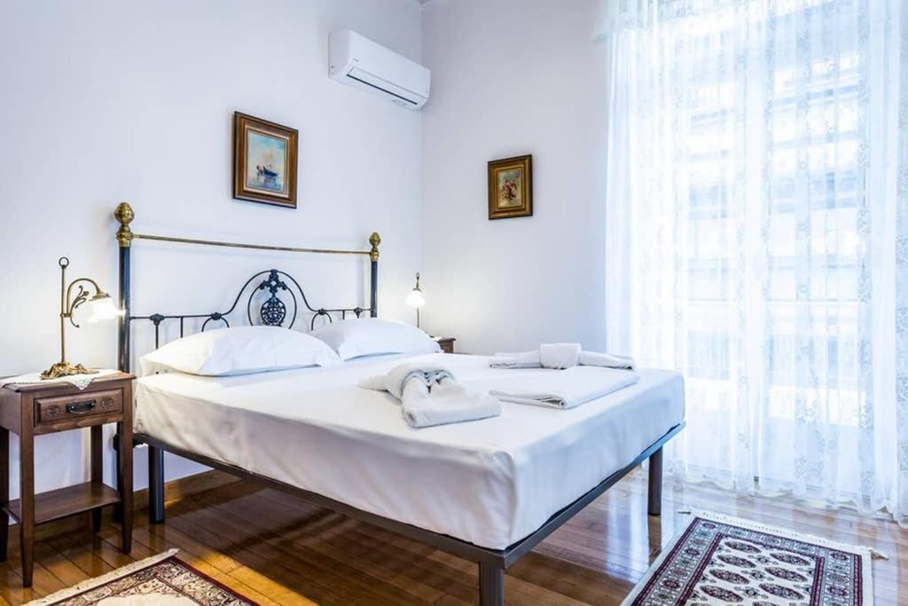 Neoclassical Apartment With 3 Bedrooms In Piraeus Luaran gambar