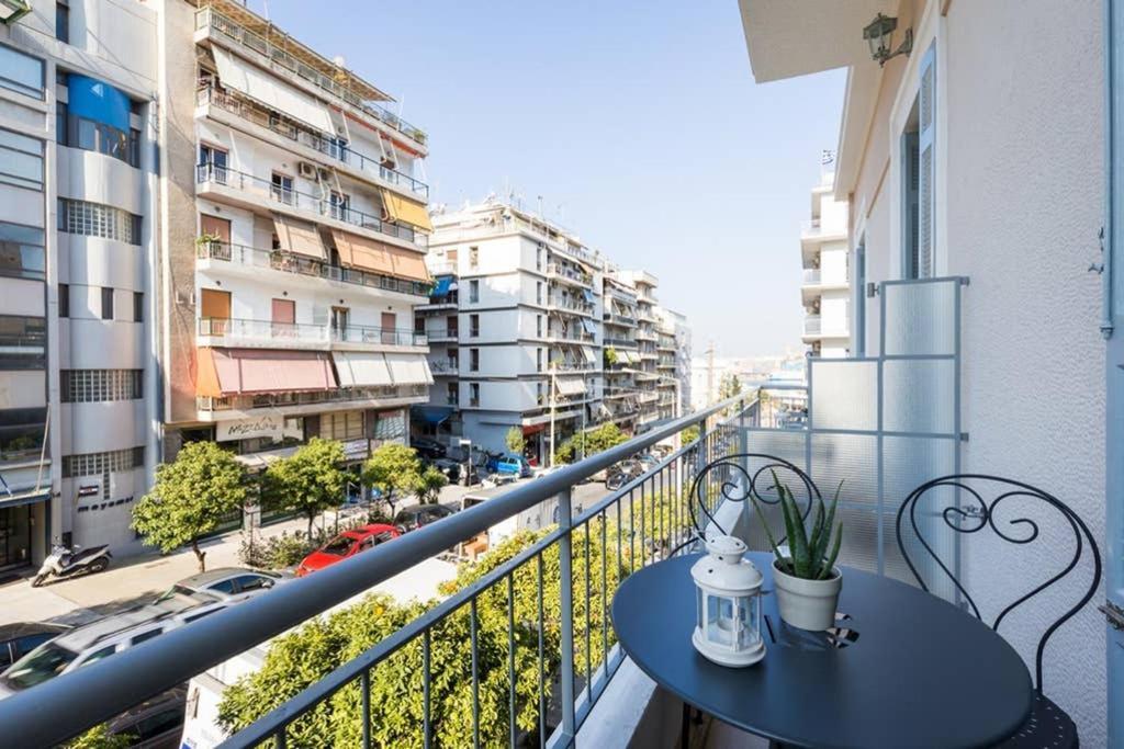 Neoclassical Apartment With 3 Bedrooms In Piraeus Luaran gambar