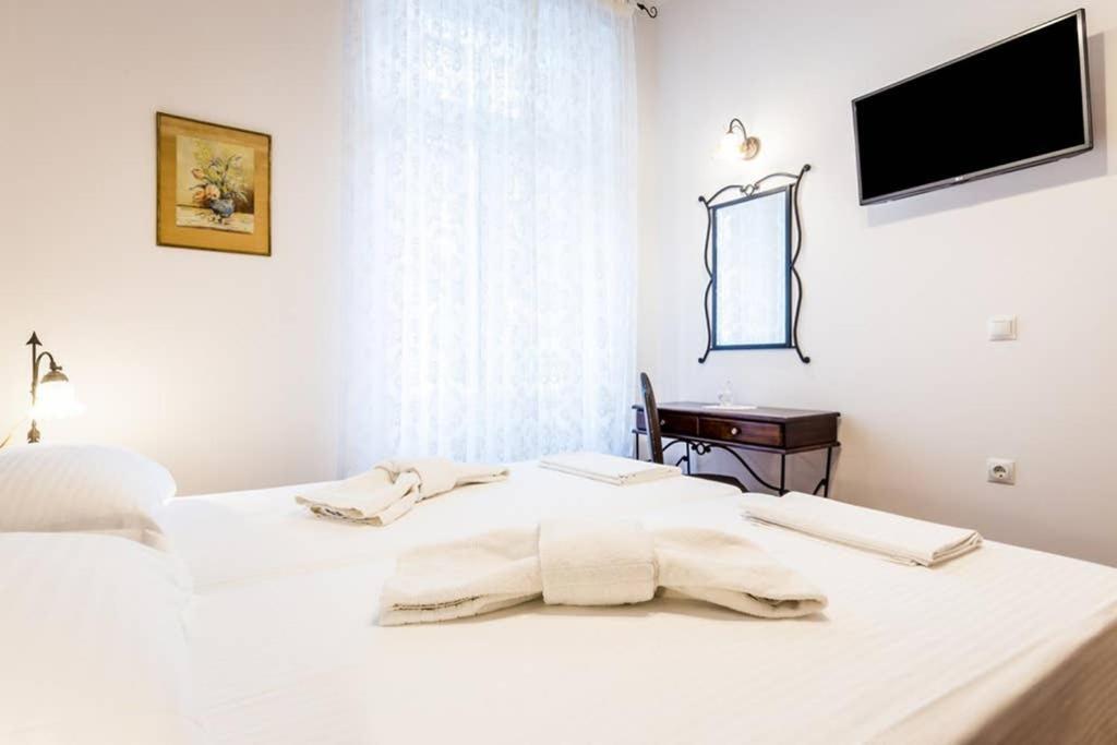 Neoclassical Apartment With 3 Bedrooms In Piraeus Luaran gambar